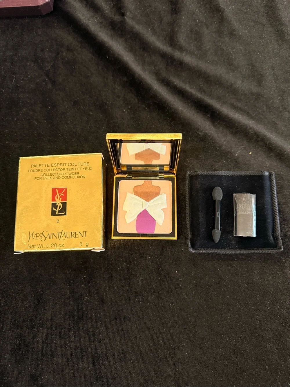 Yves Saint Laurent compact ysl